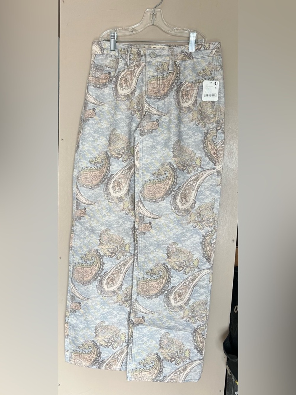 We The Free Tennessee Low-Rise
Illusions Jeans in Limestone Paisley Size 24 NWT! - Picture 2 of 10